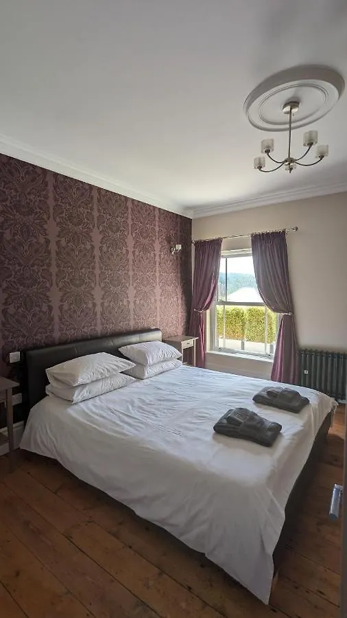 Cheltenham Large House With Gym, Bar & Hot Tub Golden Valley 0*,
