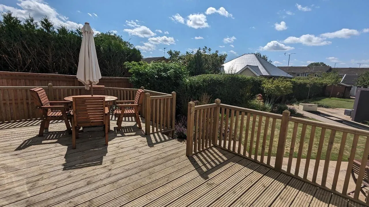 Cheltenham Large House With Gym, Bar & Hot Tub Golden Valley 0*,